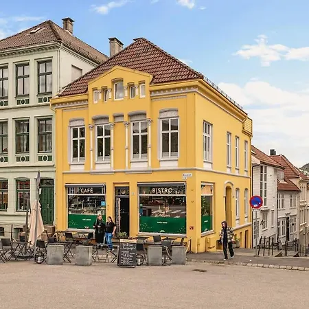 Dinbnb L 500m To The Market! 65 Sqm Of Comfort & Luxury Apartman