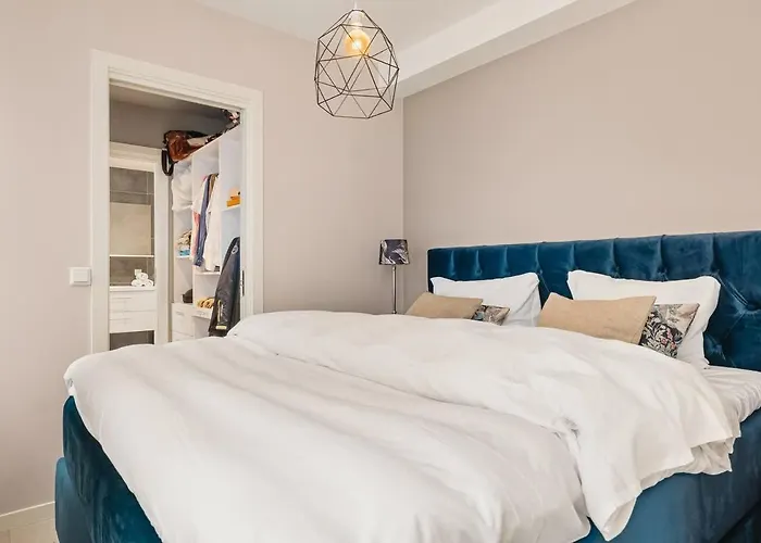 Dinbnb L 500m To The Market! 65 Sqm Of Comfort & Luxury Apartment *